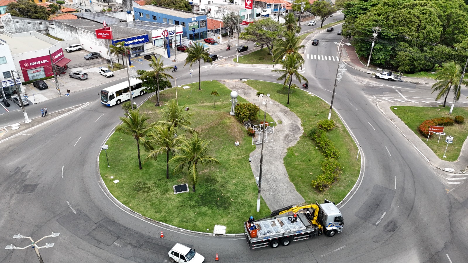 Pré-Caju: SMTT realiza intervenções para reduzir fluxo de veículos na rotatória da Atalaia - SMTT Aracaju
